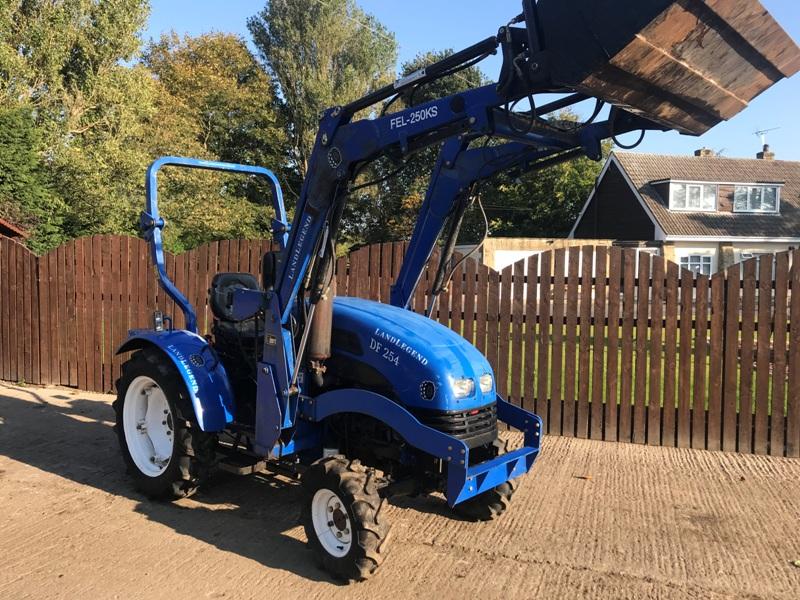 LANDLEGEND DF 254 4WD TRACTOR WITH LOADER AND BUCKET