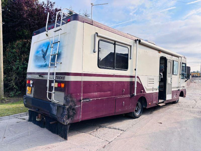 SAFARI RV PATHMAKER AMERICAN STYLE MOTOR HOME 