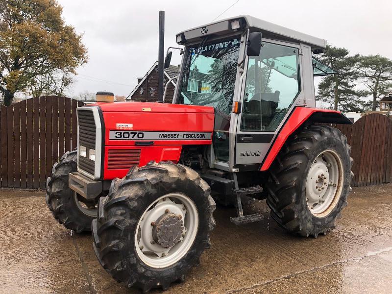 MASSEY FERGUSON 3070 4WD TRACTOR ** ONLY 4858 HOURS