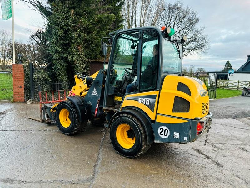 GEHL 540 4WD LOADING SHOVEL *YEAR 2015* C/W PALLET TINES 