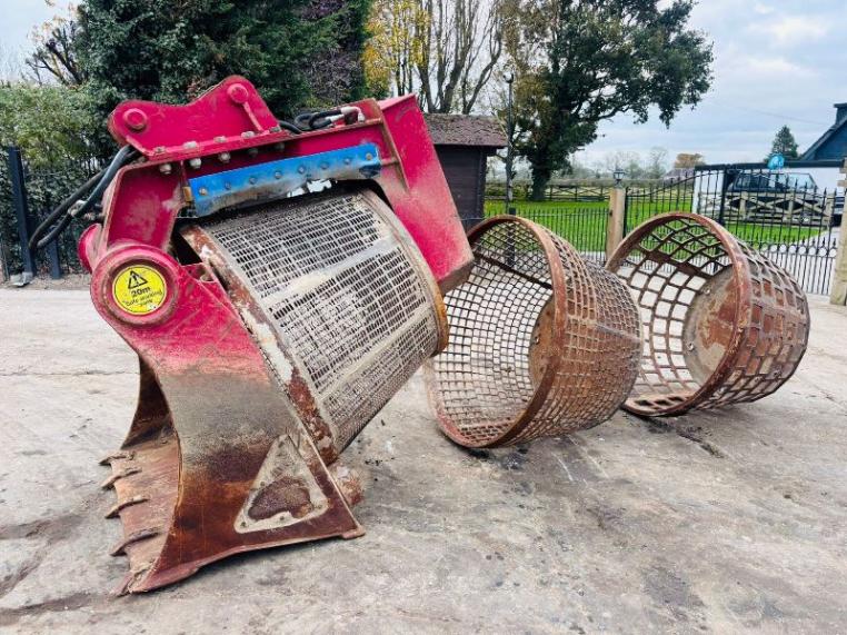 LLOYD SCREENING BUCKET *TO SUIT EXCAVATOR* C/W THREE X SCREENING BASKET'S 