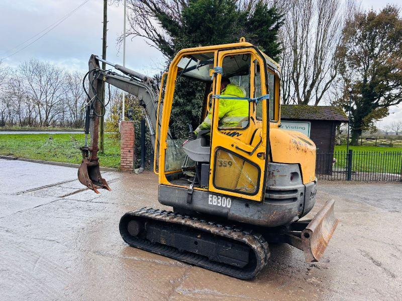 PEL JOB EB300 TRACKED EXCAVATOR C/W BUCKET 