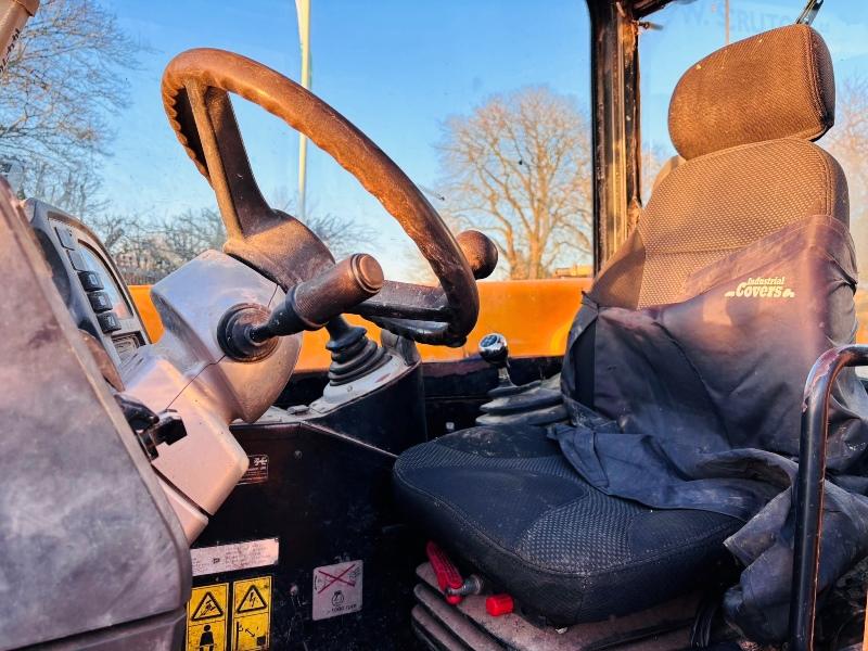 JCB 526-56 4WD TELEHANDLER *AG SPEC, YEAR 2009* C/W BUCKET  