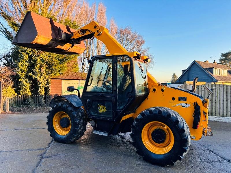 JCB 526-56 4WD TELEHANDLER *AG SPEC, YEAR 2009* C/W BUCKET  