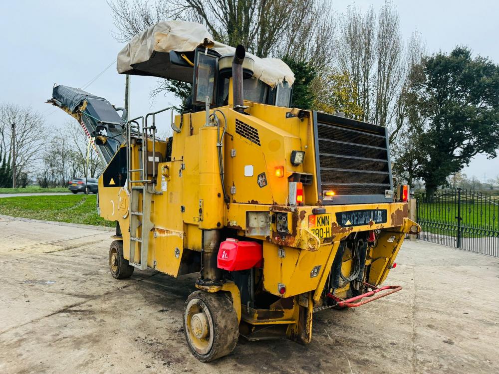 CATERPILLAR PM-105 ASHPELT PAVER C/W CONVAYOR BELT SYSTEM 