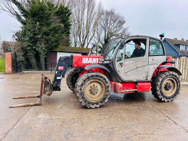 MANITOU MT 835 *C/W PALLET TINES *YEAR 2013*6650 HOURS*SOLID TYRES