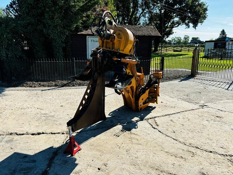 CASE VIBRATING PLOW *TO SUIT TRENCHER* C/W PIPE LAYING BLADE 