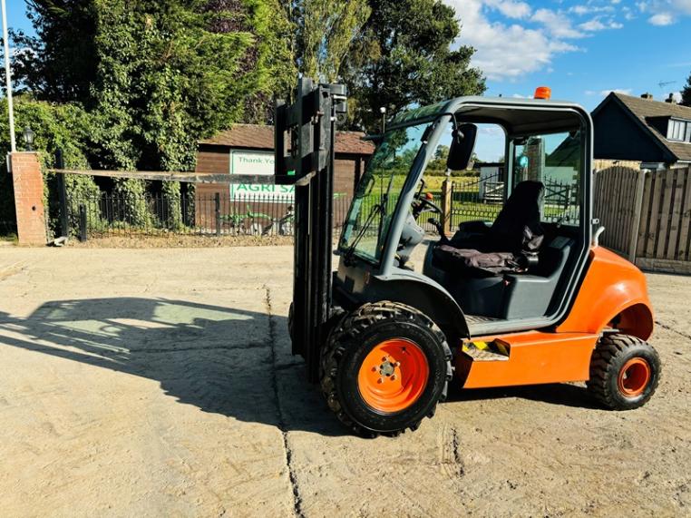 AUSA C150H ROUGH TERRIAN CONTAINER SPEC FORKLIFT C/W PALLET TINES 