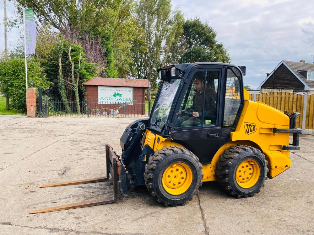 Jcb Robot 1110 Skidsteer Cw Fully Glazed Cabin And Pallet Tines