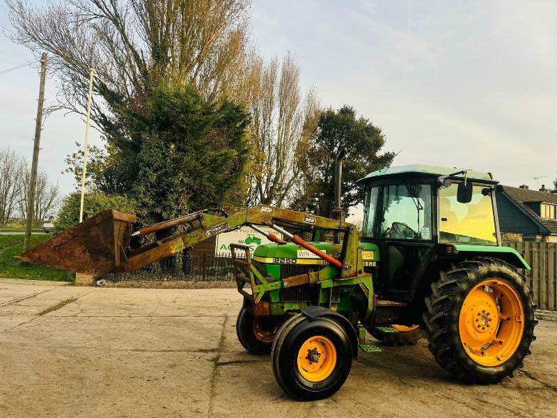 JOHN DEERE 2250 TRACTOR C/W FRONT LOADER & BUCKET *VIDEO*