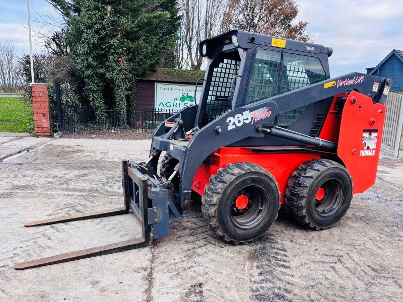 THOMAS 205 TURBO VERTICLE LIFT SKIDSTEER *HIGH FLOW* C/W PALLET TINES *VIDEO*