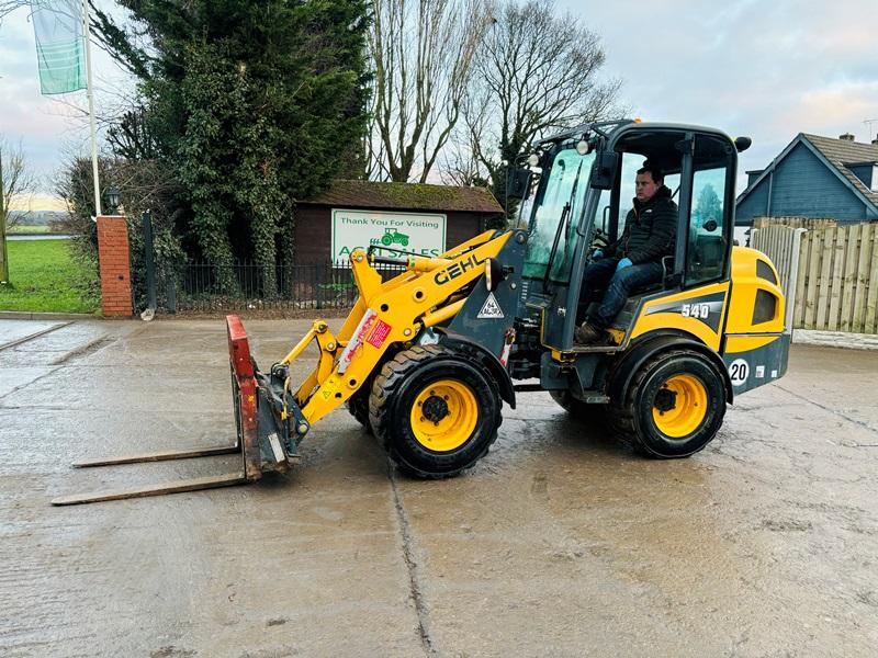 GEHL 540 4WD LOADING SHOVEL *YEAR 2015* C/W PALLET TINES 