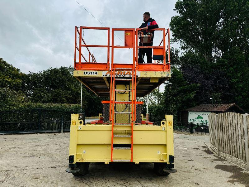 JLG 210-25 4WD SCISSOR LIFT *21 METER WORKING HEIGHT* C/W EXTENDABLE PLATFORM *VIDEO*