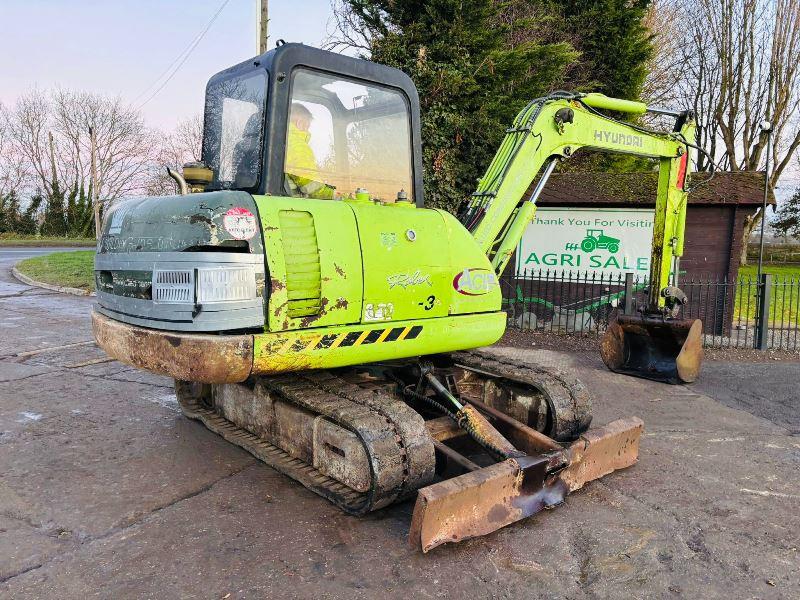 HYUNDAI ROBEX R55-3 TRACKED EXCAVATOR C/W BUCKET 