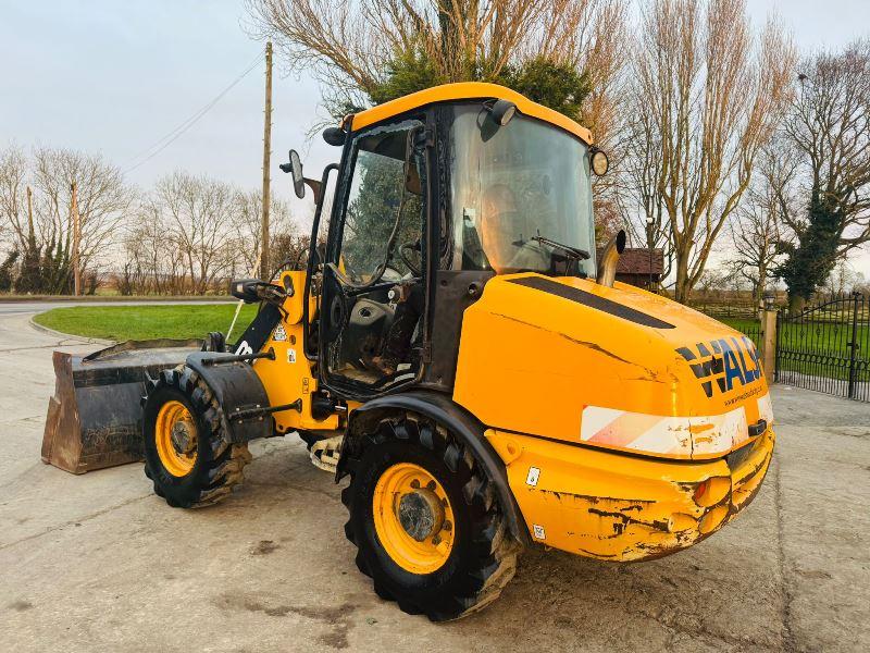 JCB 406 4WD LOADING SHOVEL *YEAR 2011, 4760 HOURS* C/W BUCKET