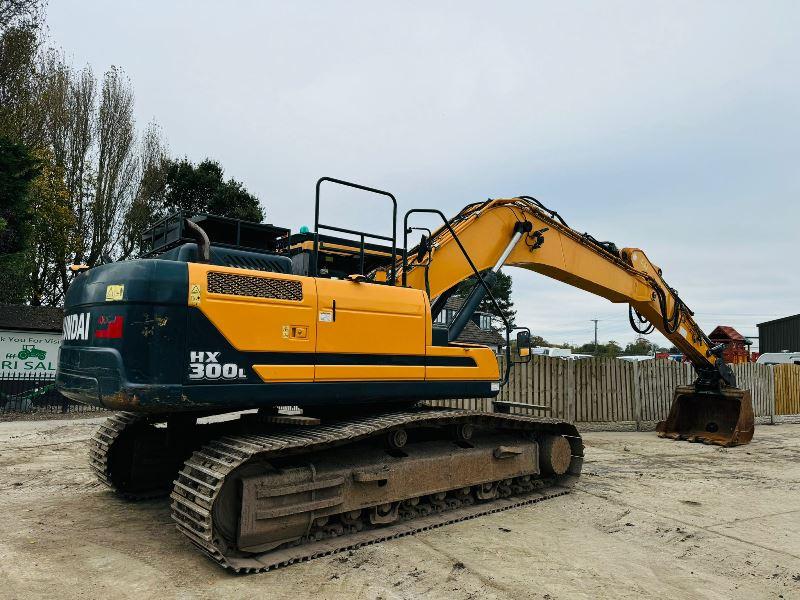 HYUNDAI HX300L EXCAVATOR *YEAR 2018, 4950 HOURS* C/W QUICK HITCH