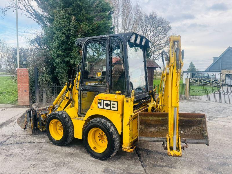 JCB 1CX 4WD BACKHOE DIGGER *2510 HOURS* C/W SELECTION OF BUCKETS & PALLET TINES 