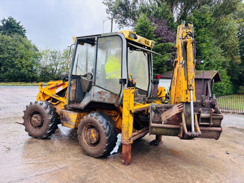 JCB 2CX 4WD BACKHOE DIGGER C/W PALLET TINES * NO DRIVE * VIDEO *