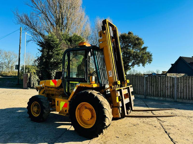 JCB 926 4WD ROUGH TERRIAN FORKLIFT C/W C/W THREE STAGE MAST 