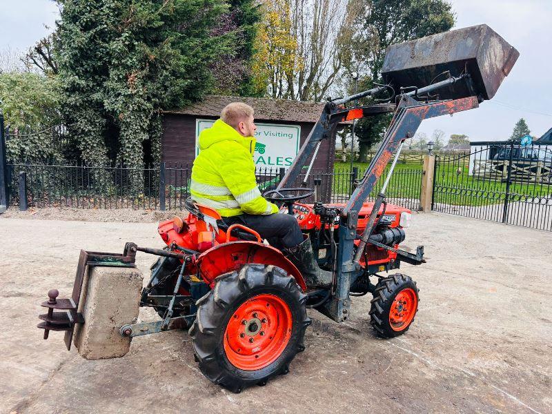 KUBOTA B7100D 4WD TRACTOR C/W FRONT LOADER & REAR WEIGHT BLOCK 