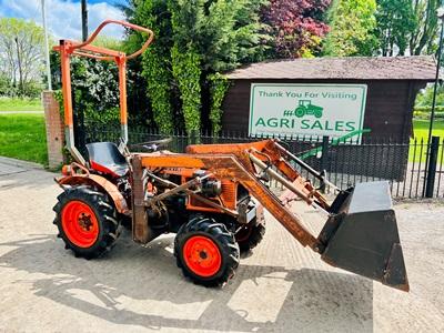 KUBOTA B6100 4WD COMPACT TRACTOR C/W FRONT LOADER AND BUCKET