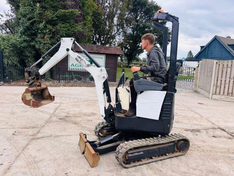 BOBCAT E10 TRACKED EXCAVATOR *YEAR 2018, 1152 HOURS* C/W EXPANDING TRACKS *VIDEO*