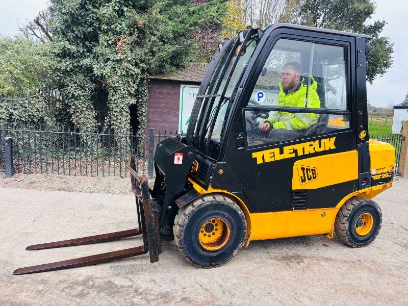 JCB TLT25D TELETRUCK C/W PALLET TINES & FULLY GLAZED CABIN