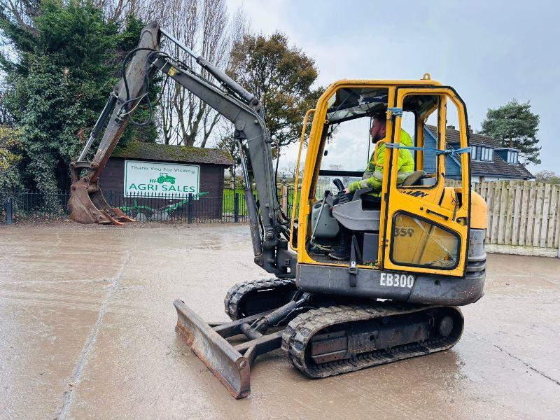 PEL JOB EB300 TRACKED EXCAVATOR C/W BUCKET 