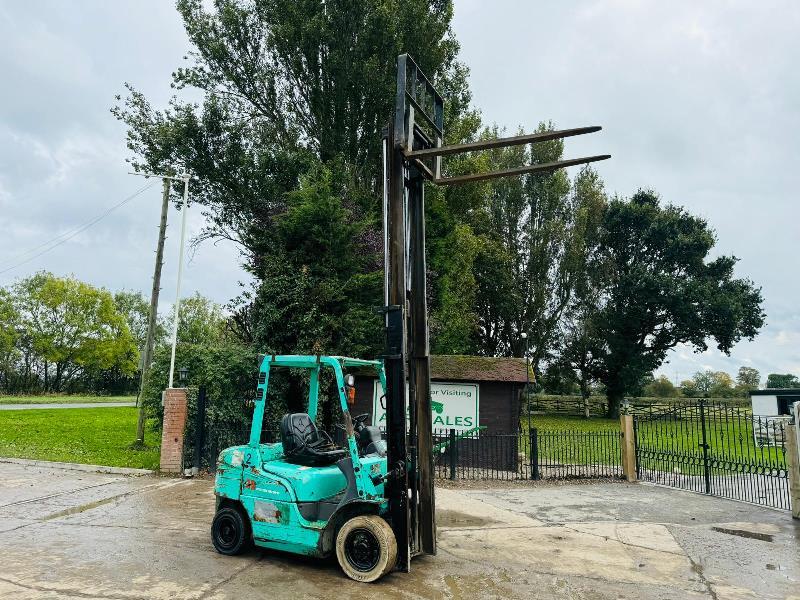 MITSUBISHI FD25 DIRSEL FORKLIFT C/W SIDE SHIFT *VIDEO*