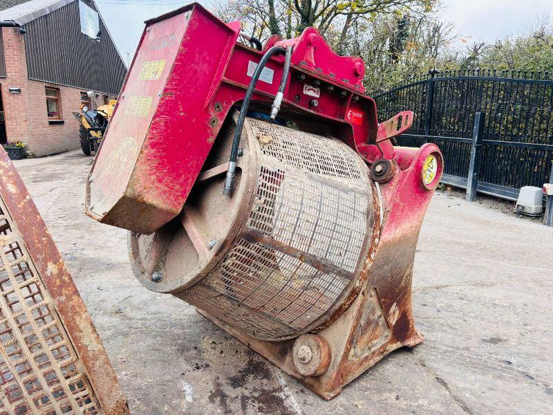 LLOYD SCREENING BUCKET *TO SUIT EXCAVATOR* C/W THREE X SCREENING BASKET'S 