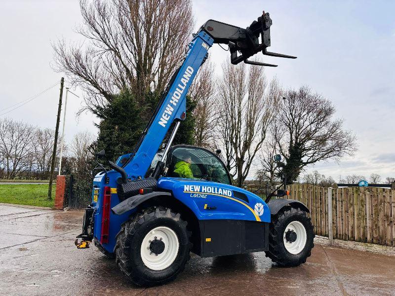 NEW HOLLAND LM742 4WD TELEHANDLER *AG-SPEC, ONLY 4441 HOURS* C/W TINES *VIDEO*