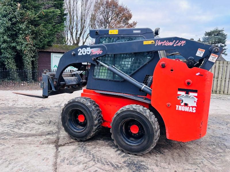 THOMAS 205 TURBO VERTICLE LIFT SKIDSTEER *HIGH FLOW* C/W PALLET TINES *VIDEO*