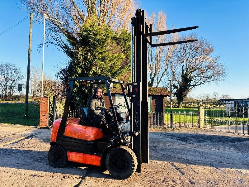 TOYOTA 25 DIESEL FORKLIFT C/W 2 STAGE MAST *VIDEO*