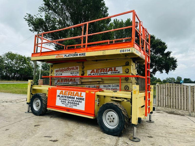 JLG 210-25 4WD SCISSOR LIFT *21 METER WORKING HEIGHT* C/W EXTENDABLE PLATFORM *VIDEO*