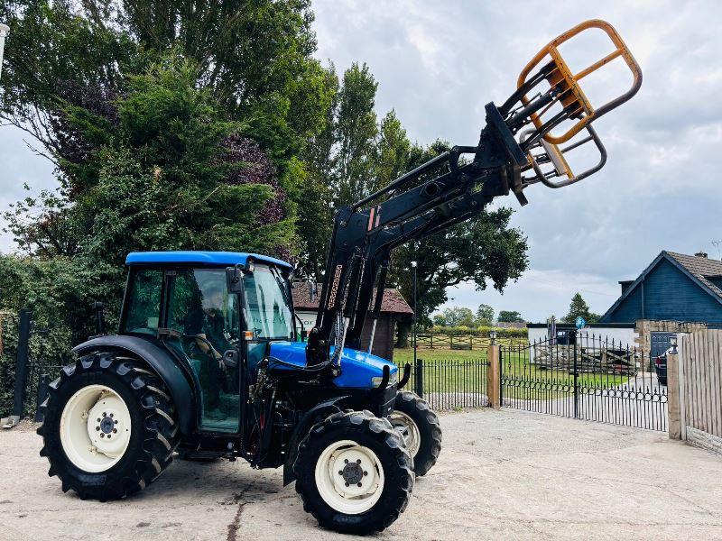 NEW HOLLAND TN55S 4WD TRACTOR C/W FRONT LOADER & BALE CLAMP *VIDEO*