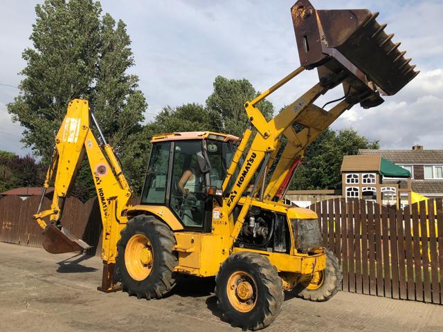 KOMATSU WB97R 4X4 BACKHOE DIGGER WITH EXTENDING DIG ( SEE VIDEO )