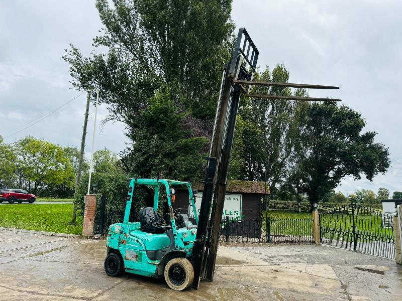 MITSUBISHI FD25 DIRSEL FORKLIFT C/W SIDE SHIFT *VIDEO*