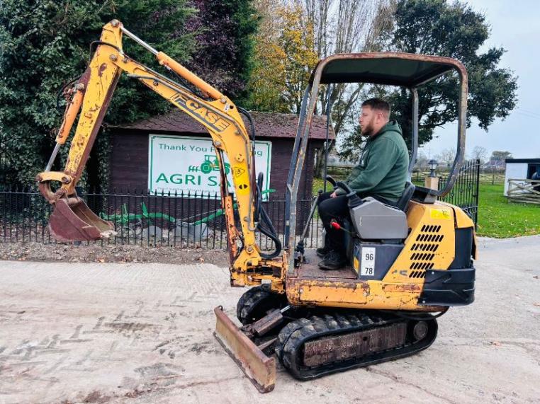 CASE TRACKED EXCAVATOR C/W BUCKET *VIDEO*