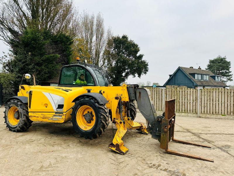 NEW HOLLAND LM133 4WD TELEHANDLER *13 METER REACH* C/W PALLET TINES 