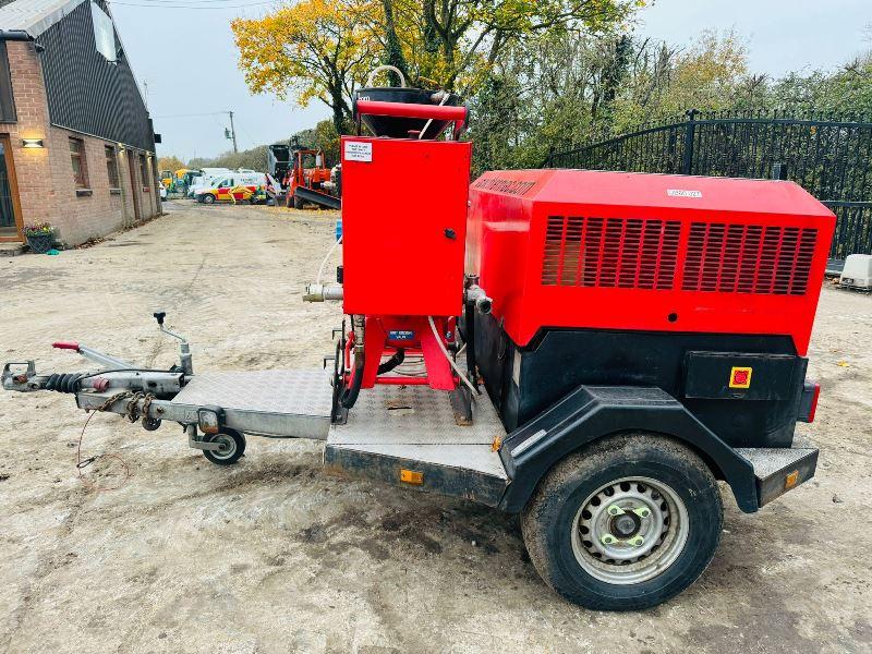 THERMAC PORTABLE SAND BLASTER *YEAR 2010* C/W INGERSOL RAND COMPRESSOR