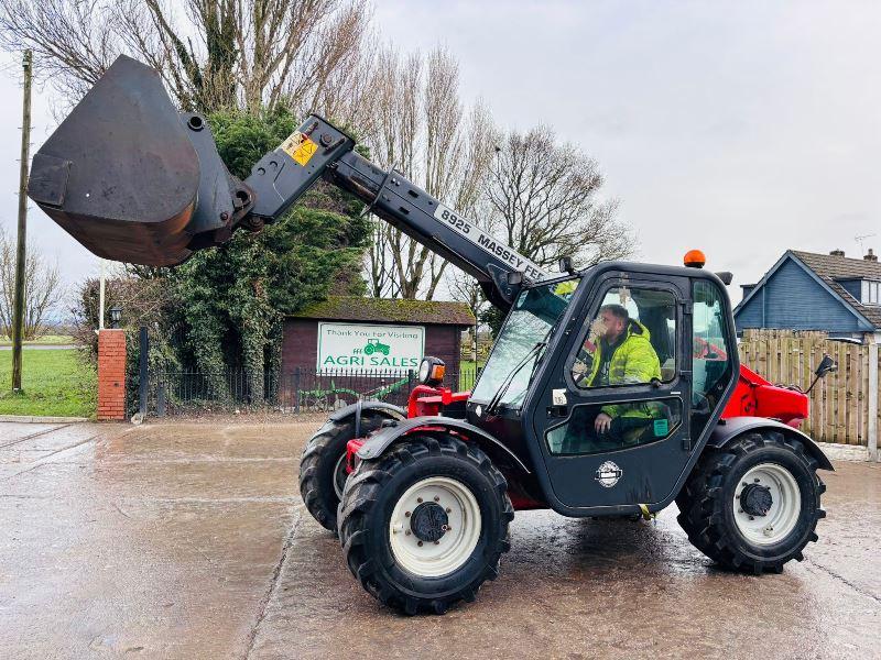 MASSEY FERGUSON 8925 4WD TELEHANDLER *AG-SPEC* C/W BUCKET *VIDEO*