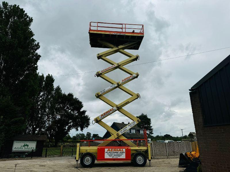 JLG 210-25 4WD SCISSOR LIFT *21 METER WORKING HEIGHT* C/W EXTENDABLE PLATFORM *VIDEO*