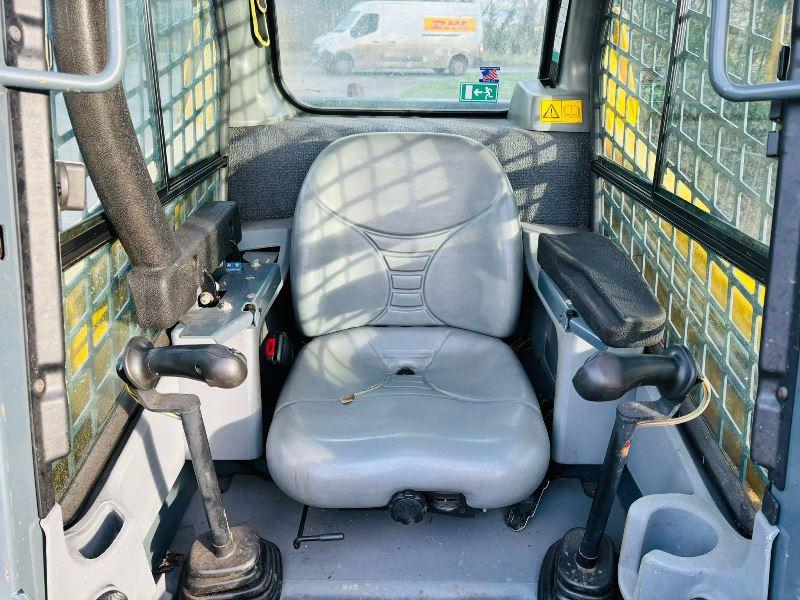 GEHL R190 SKIDSTEER *YEAR 2018, 1517 HOURS* C/W BUCKET 