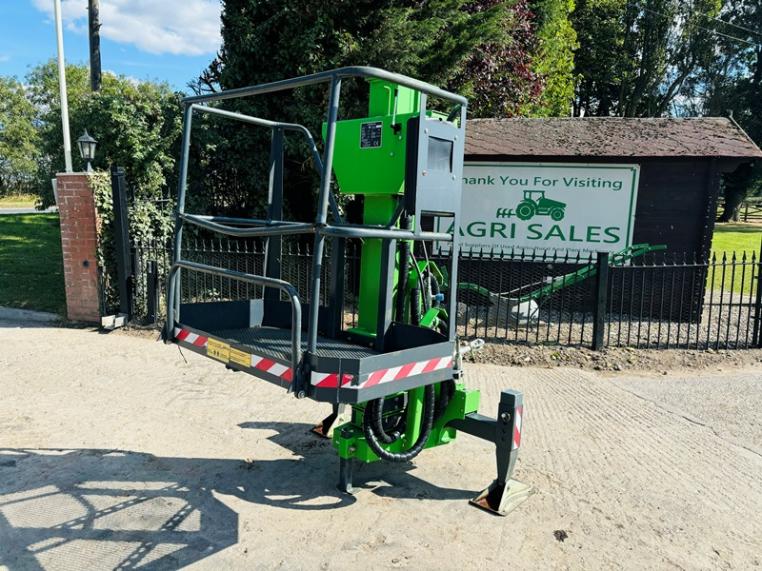 AVANT LEGUAN 50 MAN LIFT *YEAR 2018* TO SUIT AVANT LOADING SHOVEL 