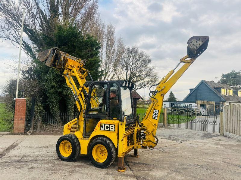 JCB 1CX 4WD BACKHOE DIGGER *2510 HOURS* C/W SELECTION OF BUCKETS & PALLET TINES 