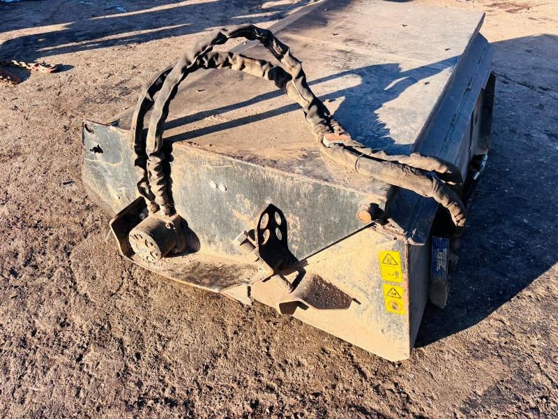 ROAD BRUSH C/W COLLECTION BUCKET TO SUIT SKIDSTEER 