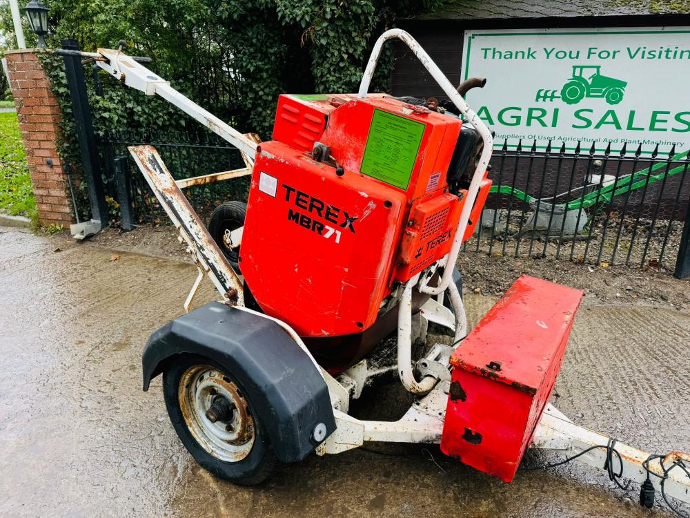 BENFORD MBR7-HEW PEDESTRIAL ROLLER C/W TRAILER 