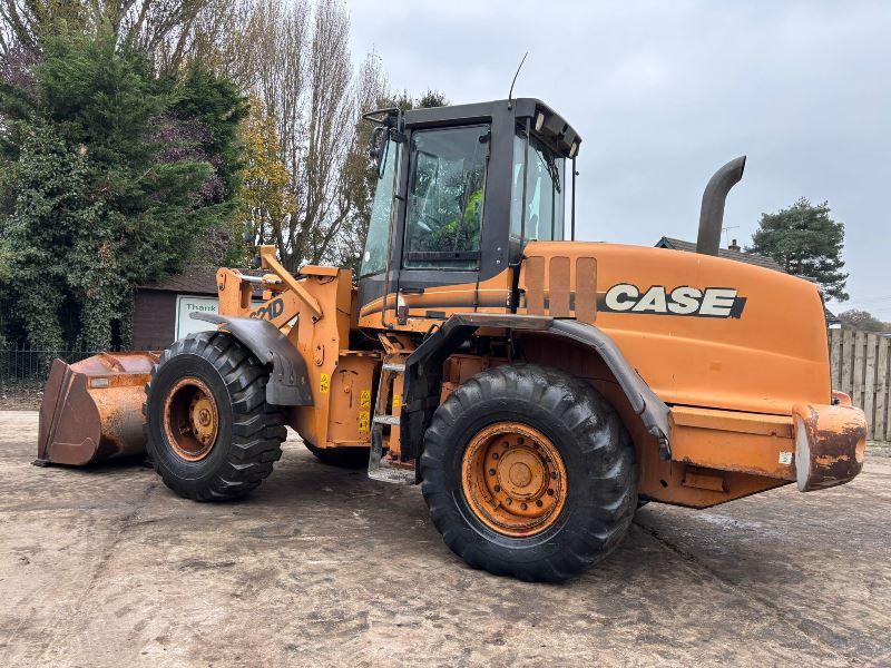 CASE 621D 4WD LOADING SHOVEL C/W BUCKET *VIDEO*