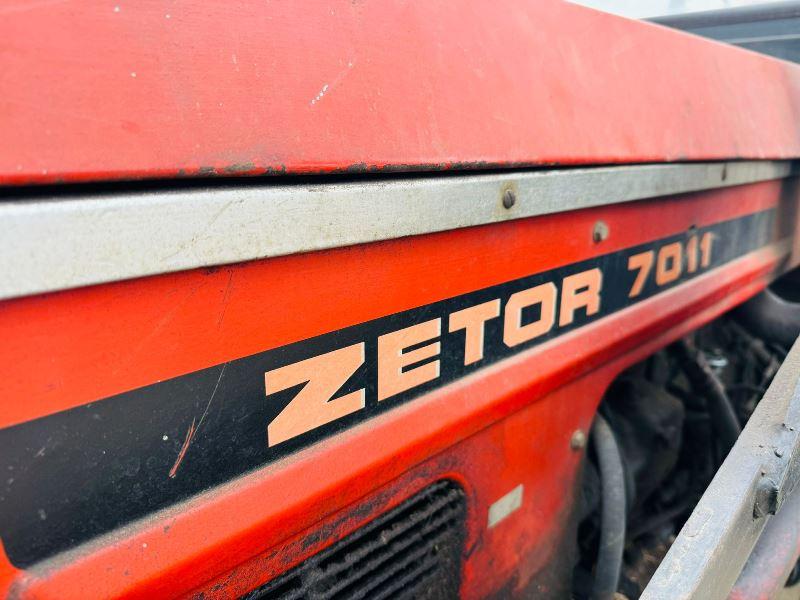 ZETOR 7011 TRACTOR C/W LOADER, MUCK FORK, PALLET TINES & BUCKET 