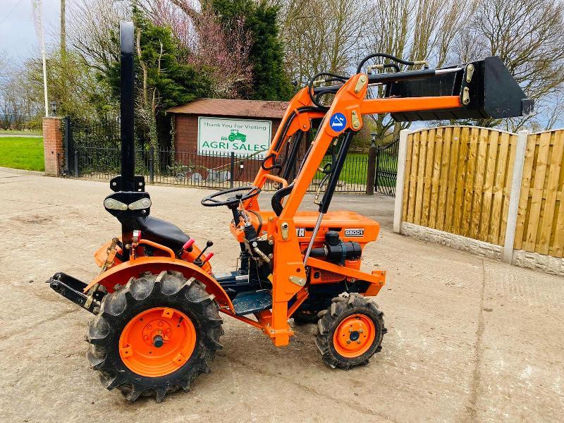 KUBOTA B5001 4WD COMPACT TRACTOR C/W FRONT LOADER & BUCKET